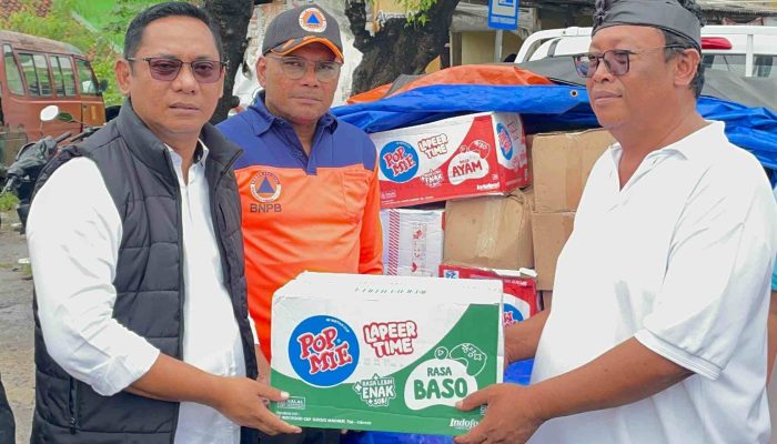 Curah Hujan Tinggi di Sejumlah Wilayah Kabupaten Bekasi Akibatkan Banjir, Plt Bupati dr. Asep Surya Atmaja Datangi Lokasi dan Salurkan Bantuan untuk Warga