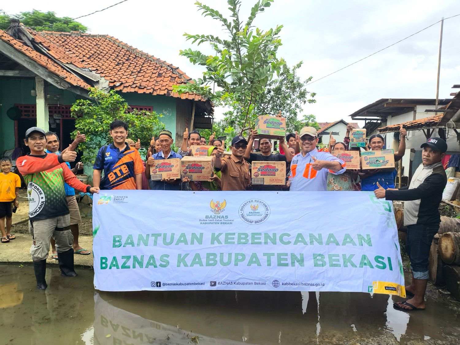 Baznas Kabupaten Bekasi Bentuk 5 Tim Tanggap Banjir Salurkan Bantuan Tepat Sasaran