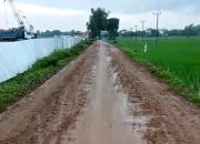 Jalan Manggungan–Lungsemut Terisi Licin dan Membahayakan, Warga Minta Perbaikan Segera