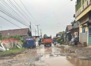 Jalur Widasari–Cibogor Rusak Parah, Pengendara Diminta Tingkatkan Kewaspadaan