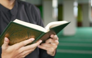 Baca Yasin di Malam Nisfu Sya’ban untuk Hajat Tertentu, Bagaimana Hukumnya?
