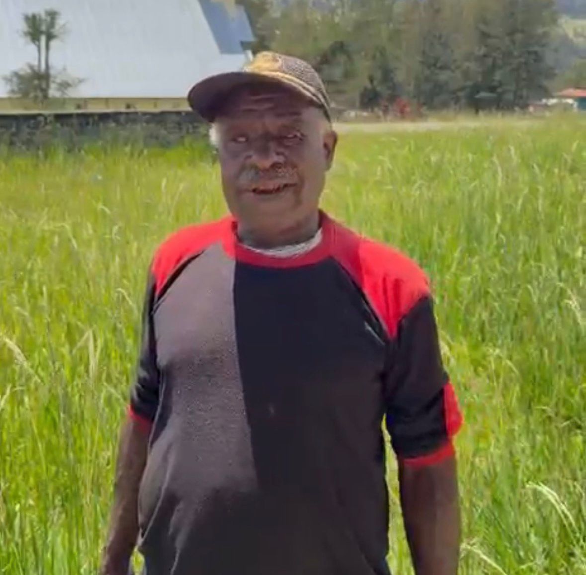 Kepala Suku Distrik Ilaga Dorong Keamanan Demi Pembangunan Puncak
