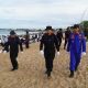 Jaga Kebersihan Lingkungan, Wadankorbrimob Polri Ikuti Langsung Bersihkan Sampah di Pantai Bali