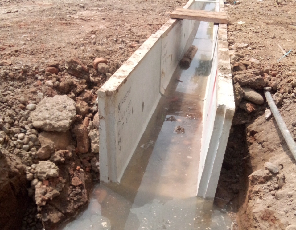 Pemasangan U-Ditch di Desa Ujung Pendok Jaya Widasari Diduga Tak Sesuai Spesifikasi Teknis