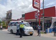 Momentum HPN ke-80, Organisasi Wartawan dan Satlantas Polres Tapteng Bagikan Masker kepada Masyarakat