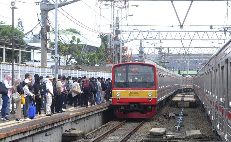 Kepastian Rencana Perpanjangan Rute KRL hingga Karawang Dipertanyakan