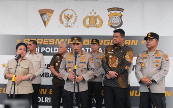 Lepas 22 Kontainer, Kapolri Pastikan Bantuan Terdistribusi Merata hingga Wilayah Terdampak Terpencil