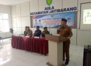Empat Kuwu Sertijab di Aula Kecamatan Jatibarang, Camat Tekankan Sinergi Bangun Desa Empat Kuwu Sertijab di Aula Kecamatan Jatibarang, Camat Tekankan Sinergi Bangun Desa