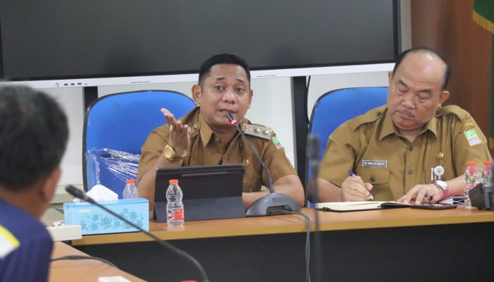Terima Audiensi Petani Daerah Utara Bekasi, Plt Bupati Asep Surya Atmaja Siapkan Sejumlah Langkah Penyelesaian