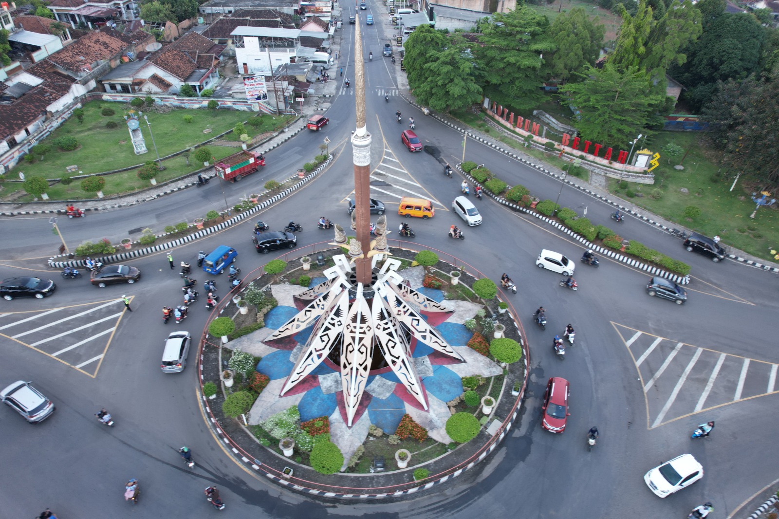 Pantauan Dari Udara, Arus Mudik Lebaran 1447 H Di Lampung utara Terpantau Ramai Lancar
