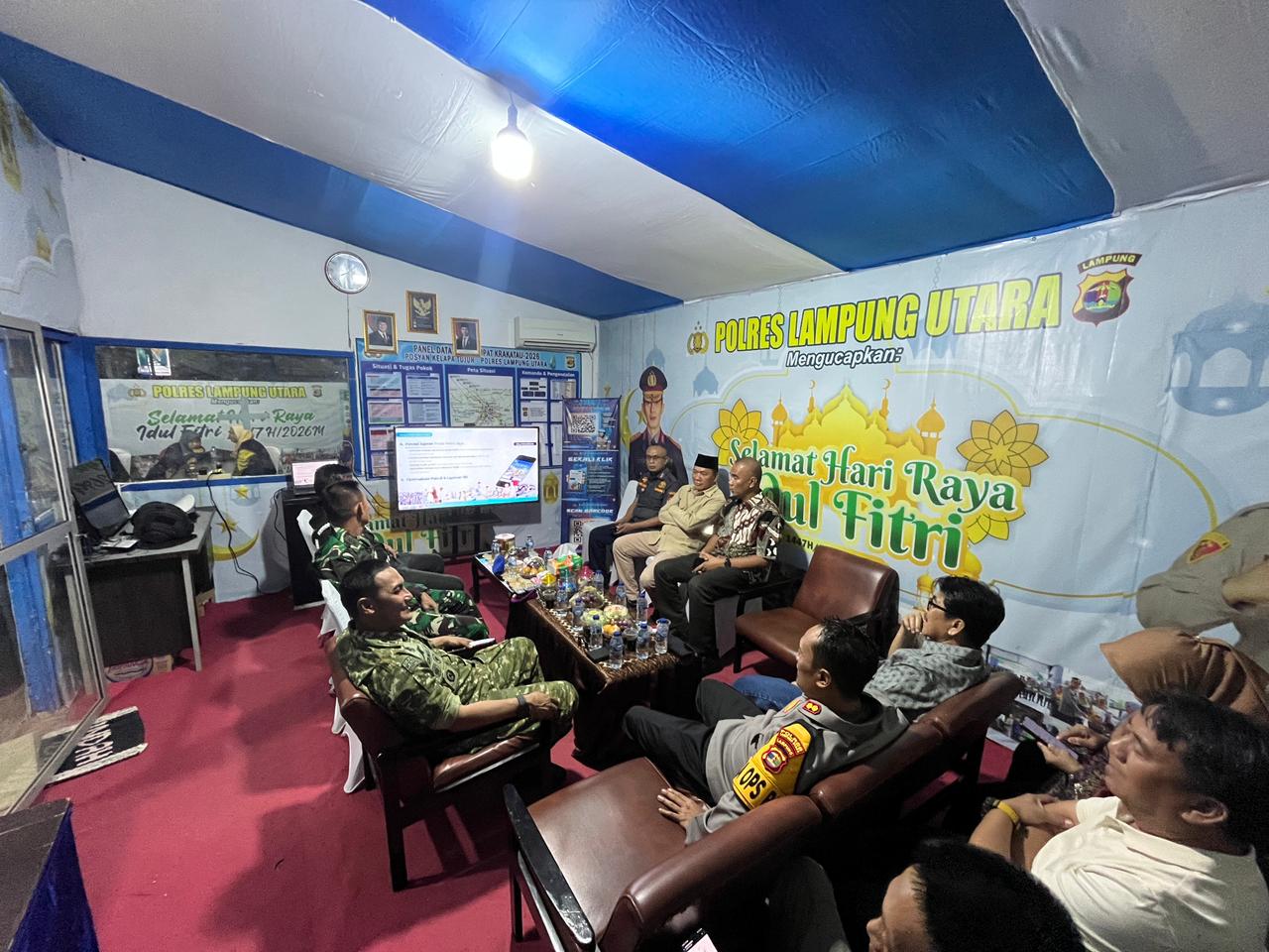 Pantau Kamtibmas Malam ,Takbiran Kapolres Lampung Utara Bersama Forkopimda Zoom Meeting Dengan Kapolri