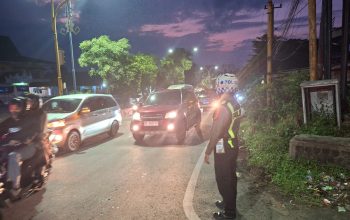 Polres Lampung Utara Siaga Atur Lalu-lintas  Hinga Malam, Antisipasi  Lonjakan Arus Balik