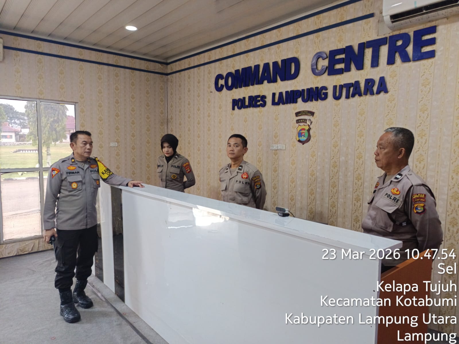 Personel Callcenter 110 Polres Lampung Utara AllOut Layani Masyarakat Di Hari ke-3 Idulfitri 1447 H