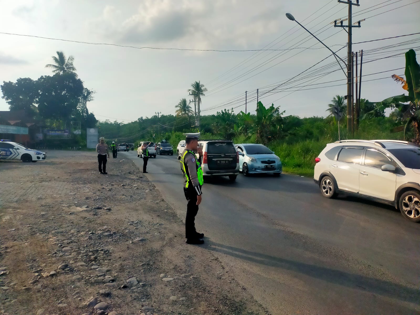 Satlantas Polres Lampung Utara Gelar KRYD Dan Penyekatan Kendaraan Sumbu 3 Di Jalinteng