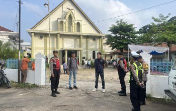 Polisi Amankan Perayaan Palma, Di  Kotabumi   Ibadah Berjalan Lancar  Dan  Aman