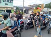 Ormas GMPAR Bagikan 500 Kotak Makanan dan 200 Takjil di Depan Kantor Kecamatan Jatibarang Ormas GMPAR Bagikan 500 Kotak Makanan dan 200 Takjil di Depan Kantor Kecamatan Jatibarang