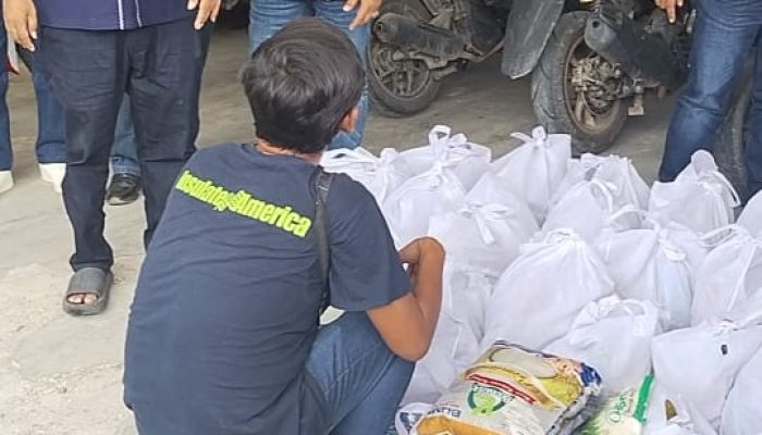 Partai NasDem Tapteng Salurkan Sembako dan Santunan untuk Abang Becak, Wujud Kepedulian di Bulan Ramadhan