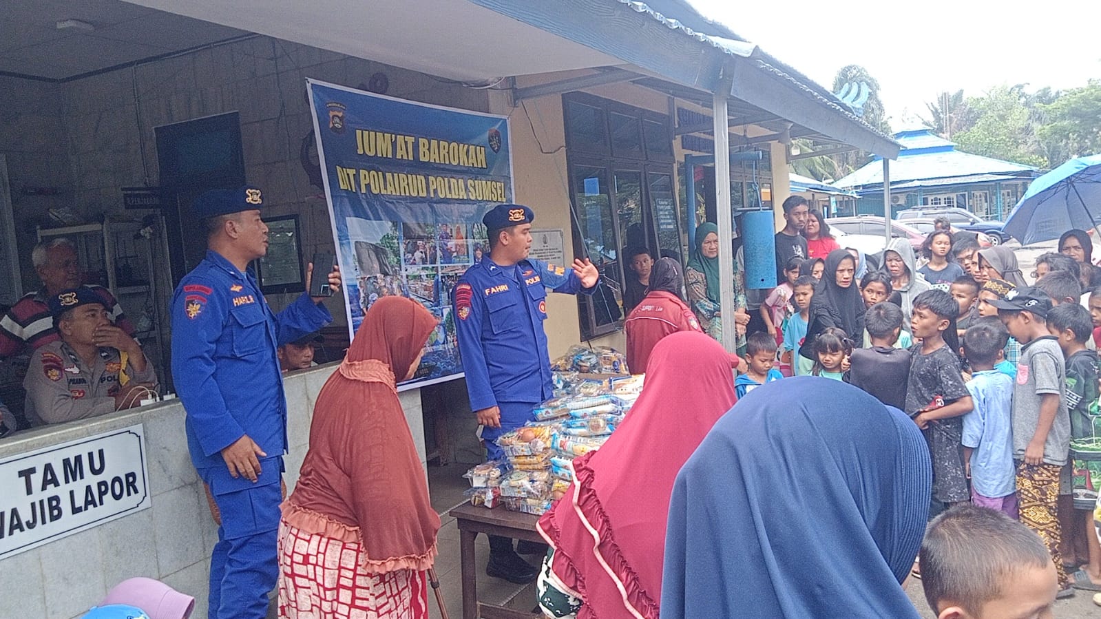 Ramadan di Tepian Musi, Ditpolairud Polda Sumsel Berbagi Bahagia.