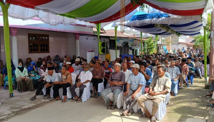 Bakhtiar Ahmad Sibarani Bagikan Zakat untuk 1.700 Warga Barus, Wujud Kepedulian di Bulan Berkah