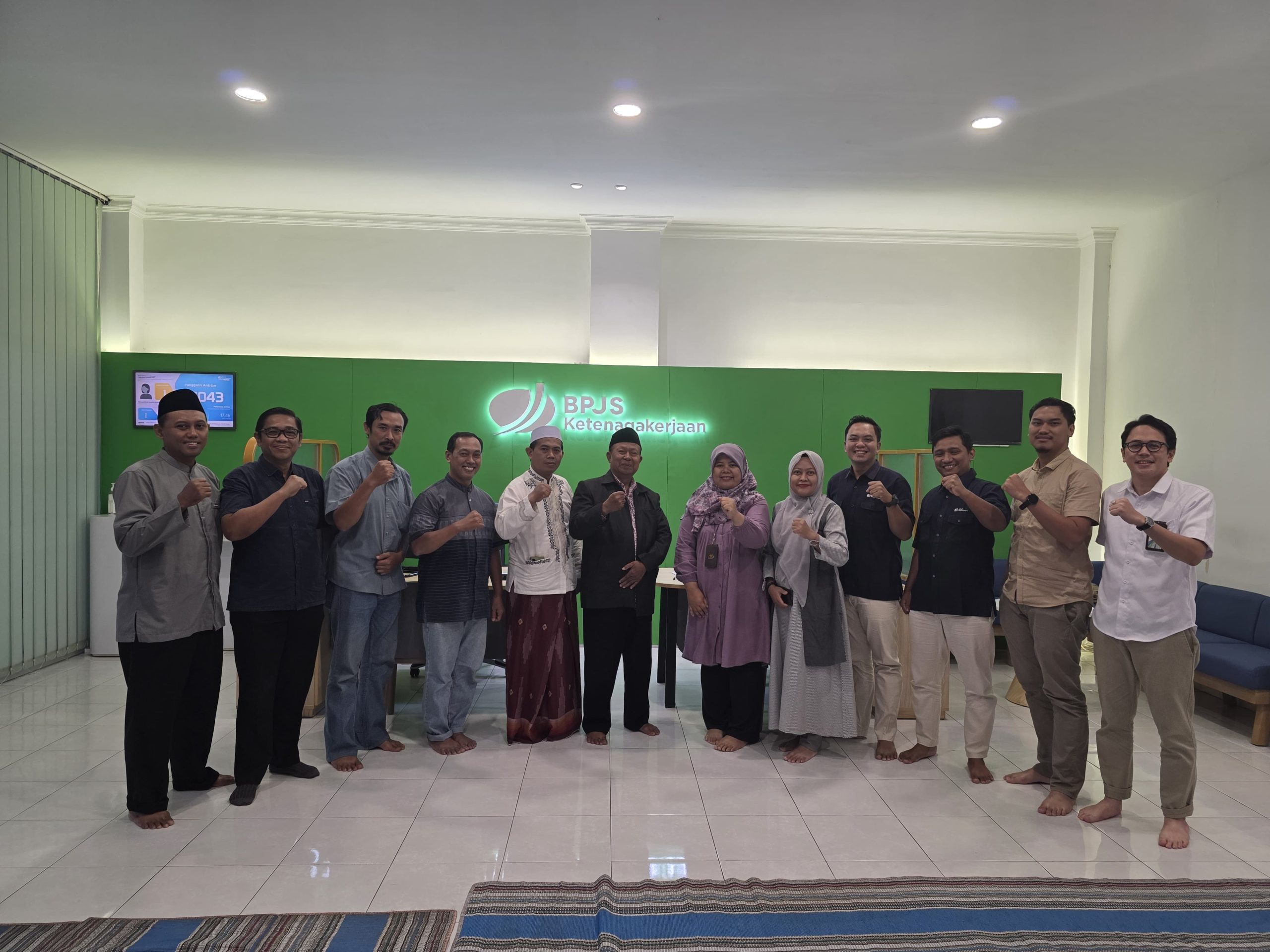 Perkuat sinergi lintas Instansi, BPJS Ketenagagakerjaan Gelar Buka Bersama Disnaker dan DMI & Demasindo Lumajang