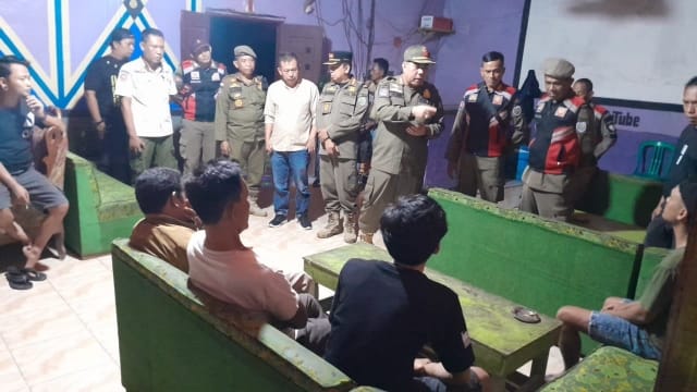 Aduan Masyarakat Ditindaklanjuti, Satpol PP Indramayu Razia Warem di Cibuaya Timbangan Losarang