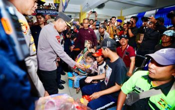 Kepedulian Kapolri ke Masyarakat, Titip Amanah ke Supir Bus Demi Keselamatan Pemudik