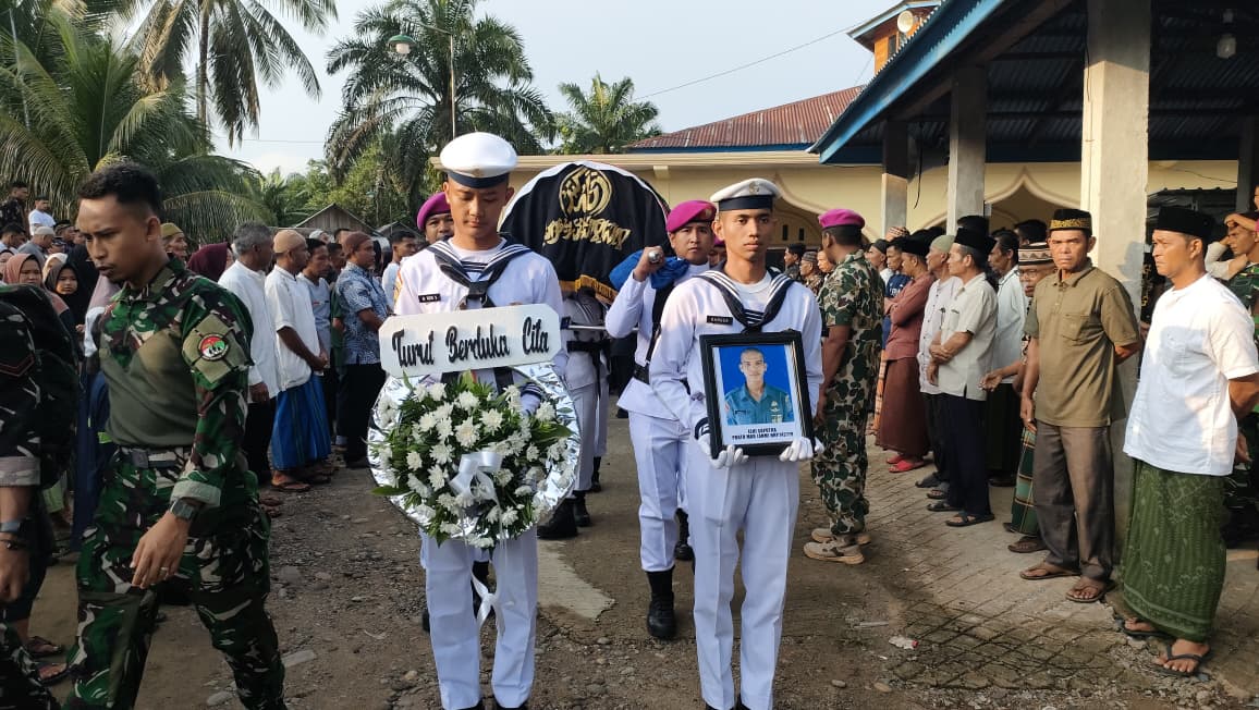 Gugur Dalam Penugasan, Dua Prajurit Marinir TNI AL Dimakamkan Secara Militer