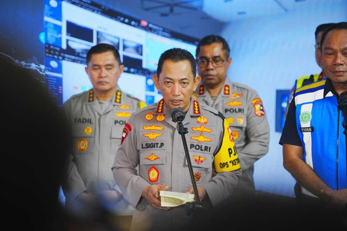 Kapolri Tinjau Arus Balik Lebaran di Jati Asih Bekasi Pastikan Perjalanan Masyarakat Aman dan Nyaman