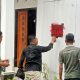 Pasang Plang Lelang Rumah, Bank DMS Purwokerto Dianggap Arogan