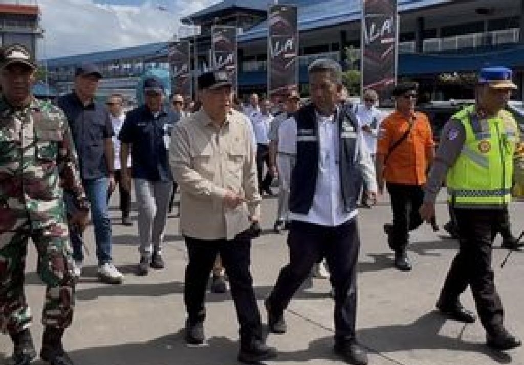 Gegara Antri Berjam-jam, Menhub Dudy Diprotes Pemudik di Ketapang
