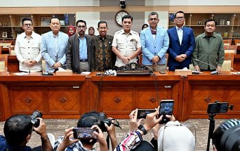 Masalah Serius, Komisi III DPR RI Tegaskan Polri Harus Ungkap Aktor Intelektual Kasus Penyiraman Air Keras Pejuang HAM