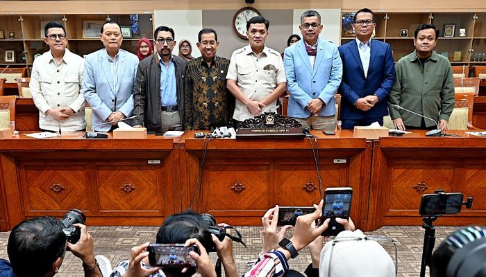 Masalah Serius, Komisi III DPR RI Tegaskan Polri Harus Ungkap Aktor Intelektual Kasus Penyiraman Air Keras Pejuang HAM