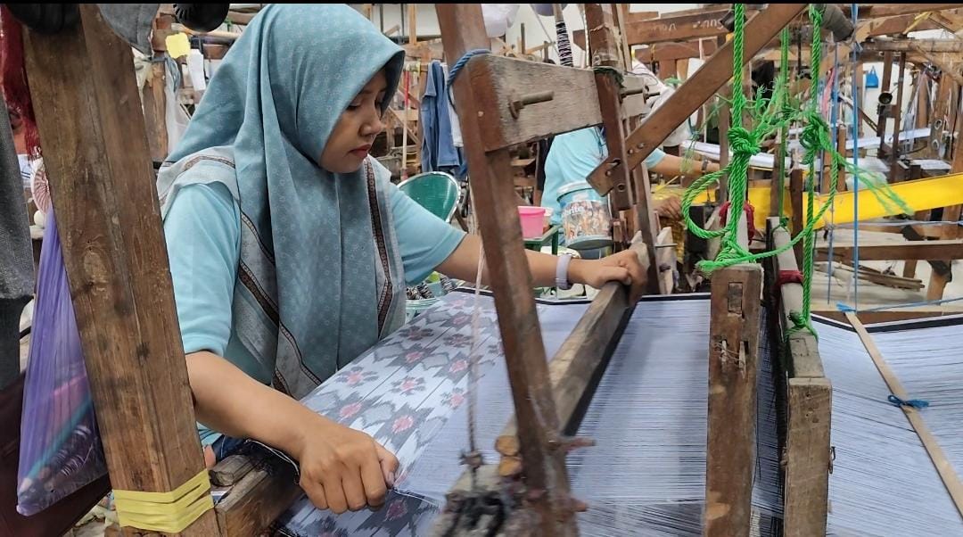 Ekspor 50.000 Sarung dari Tegal Tertunda Akibat Dampak Konflik Amerika dengan Iran, Pengusaha Menjerit!