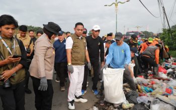 Stop Buang Sampah Sembarangan !! Pemkab Bekasi Sanksi Tegas dan Tipiring bagi Pelanggar