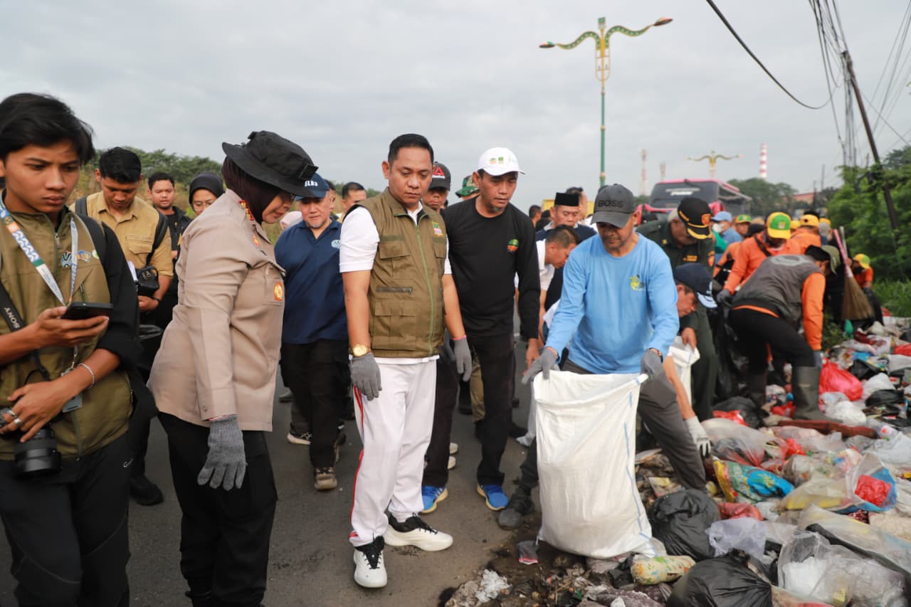 Stop Buang Sampah Sembarangan !! Pemkab Bekasi Sanksi Tegas dan Tipiring bagi Pelanggar