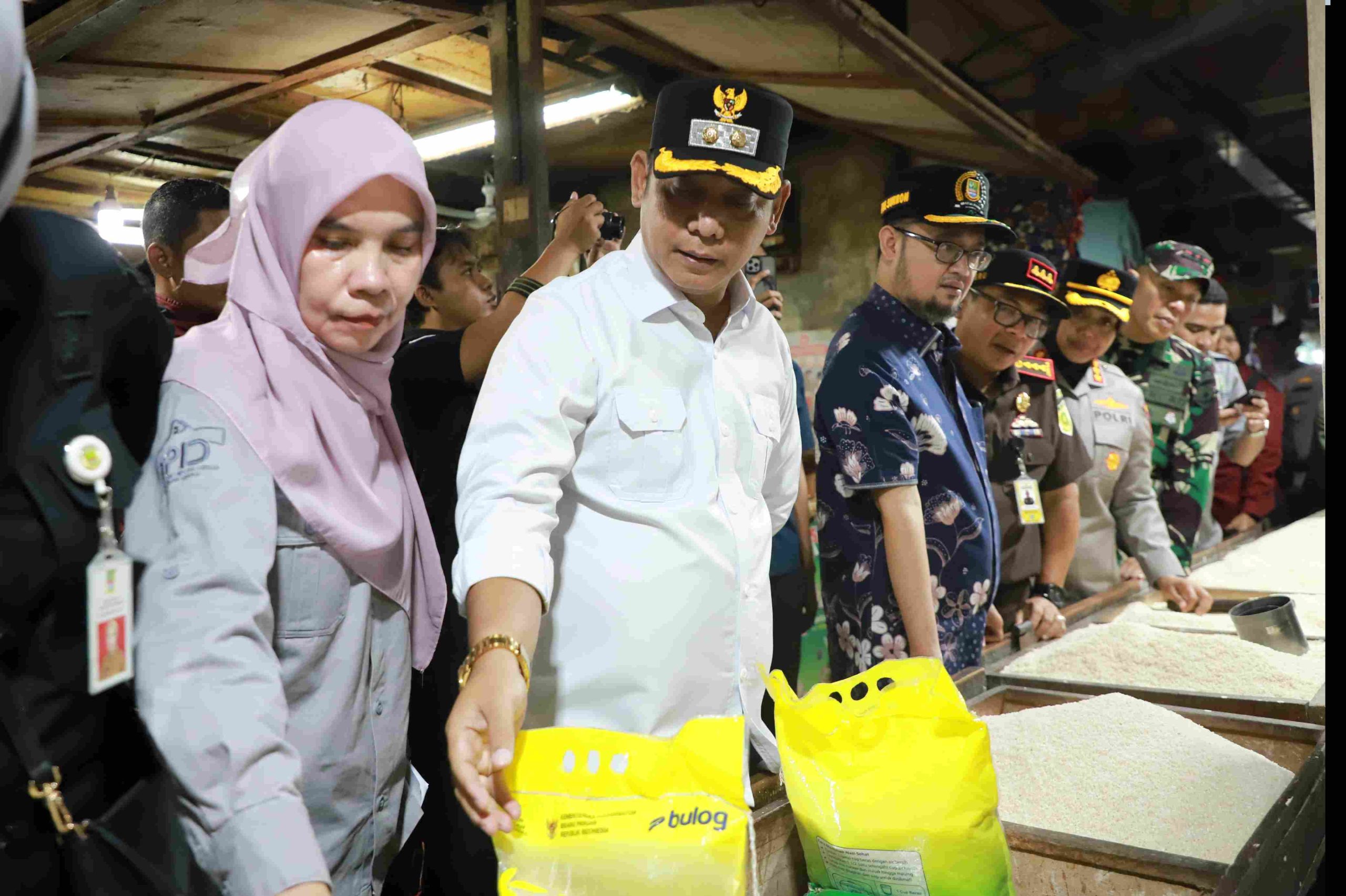 Plt Bupati Bekasi Pastikan Stok dan Harga Pangan di Pasar Tradisional Aman Jelang Idul Fitri 1447 H