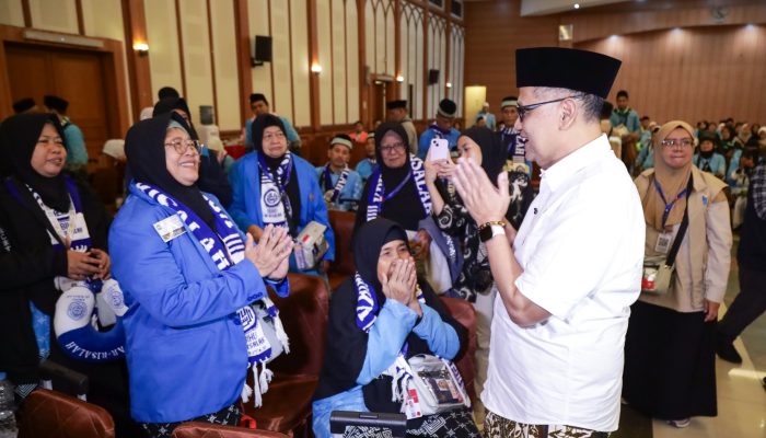 Perdana, Menhaj Lepas 391 Jemaah Calon Haji Melalui Embarkasi Jakarta-Pondok Gede