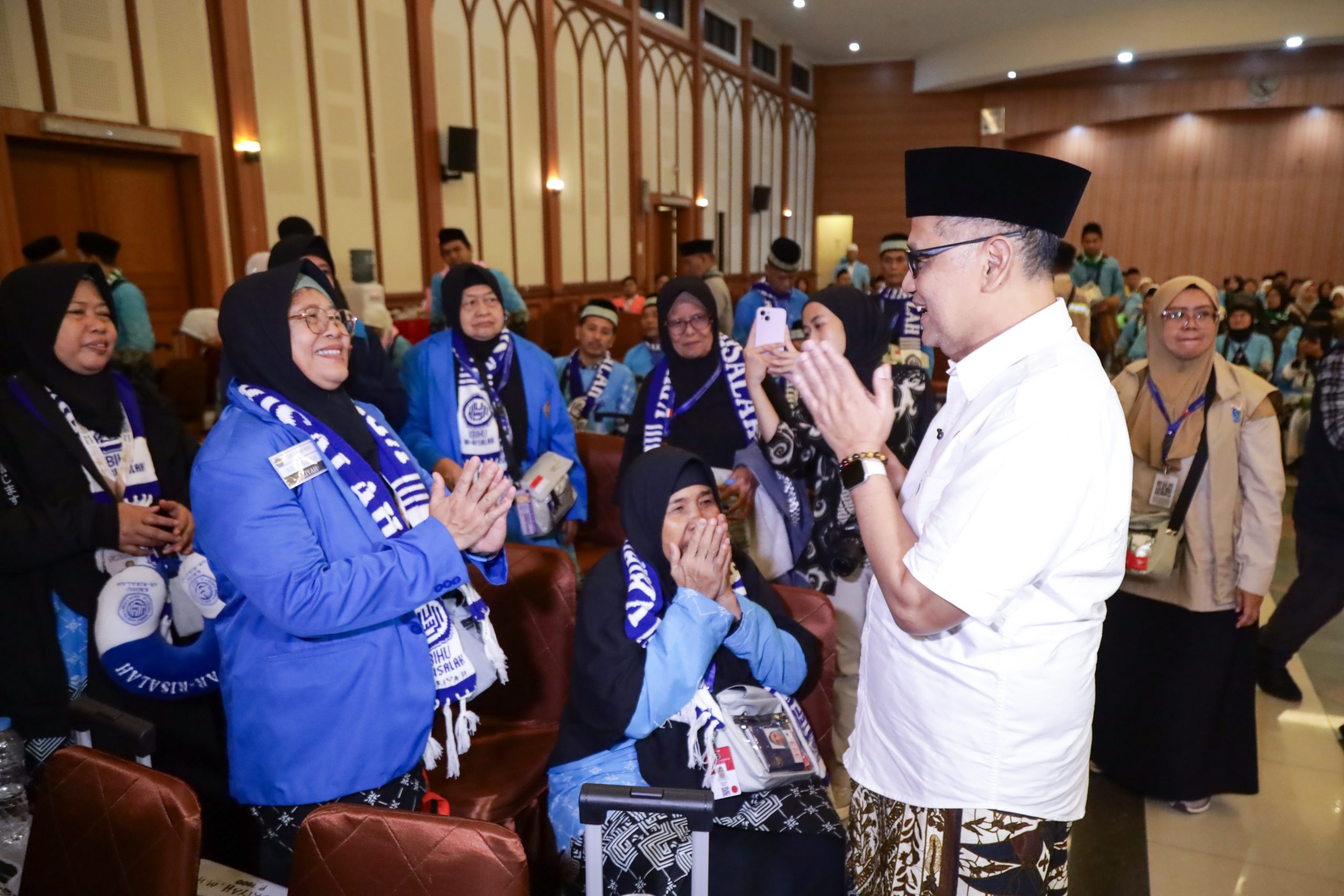 Perdana, Menhaj Lepas 391 Jemaah Calon Haji Melalui Embarkasi Jakarta-Pondok Gede