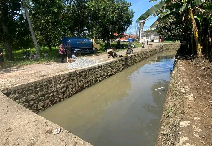 Padat Karya Jabar 2026 di Jatibarang Baru Masuk Hari Ketiga, Saluran Sojar Dibersihkan 