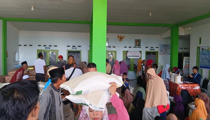 Bantuan Pangan Beras dan Minyak Goreng Disalurkan di Desa Jetis, Penerima Manfaat Bertambah Jadi 973 KPM