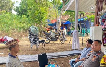 Bhabin Kamtibmas Polsek Kotabumi Sambangi  Warga, Sampaikan  Himbauan Kamtibmas  Jelang Resepsi Pernikahan