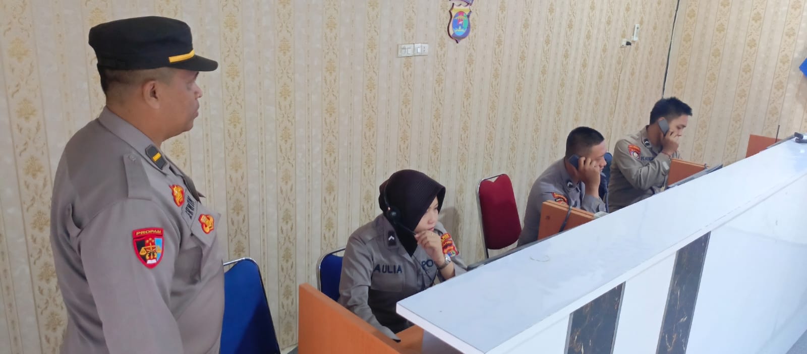 Oprator Callcenter 110 Polres Lampung Utara All Out Berikan Pelayanan Kepada Masyarakat