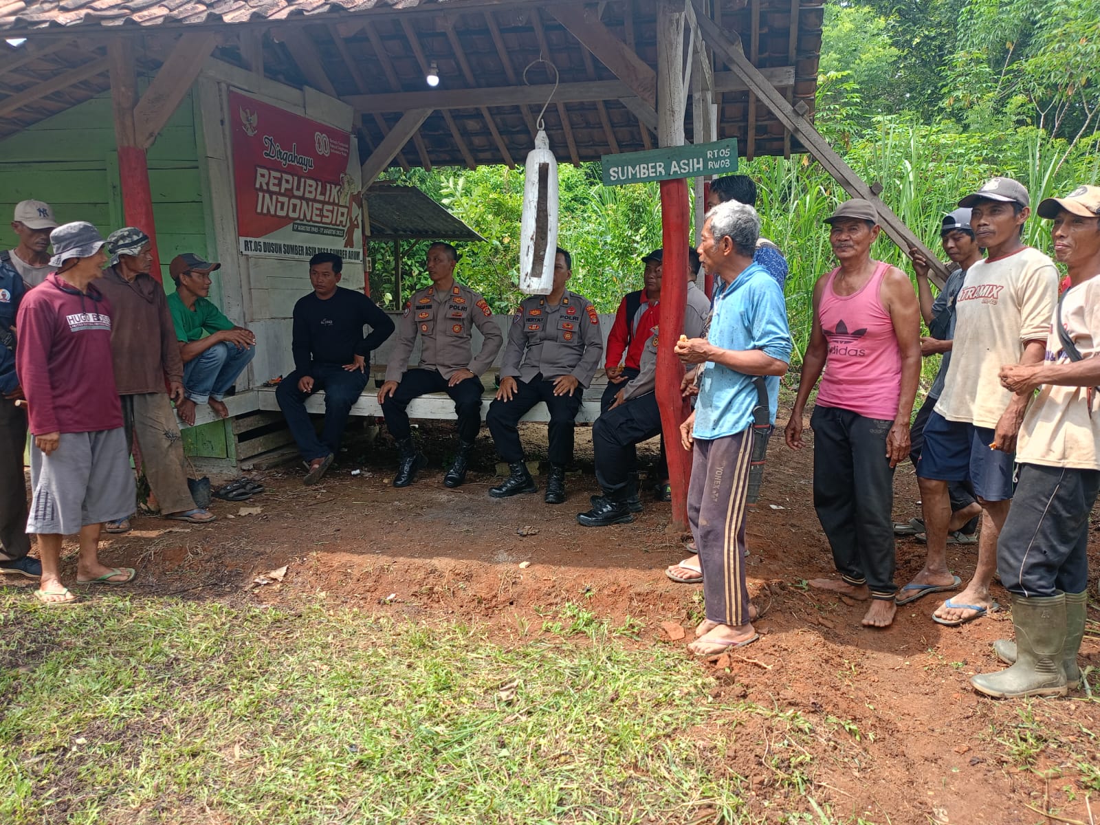 Sat Binmas Polres Lampung Utara Sambangi Desa Sumber Arum,Perkuat Sinergi Kamtibmas