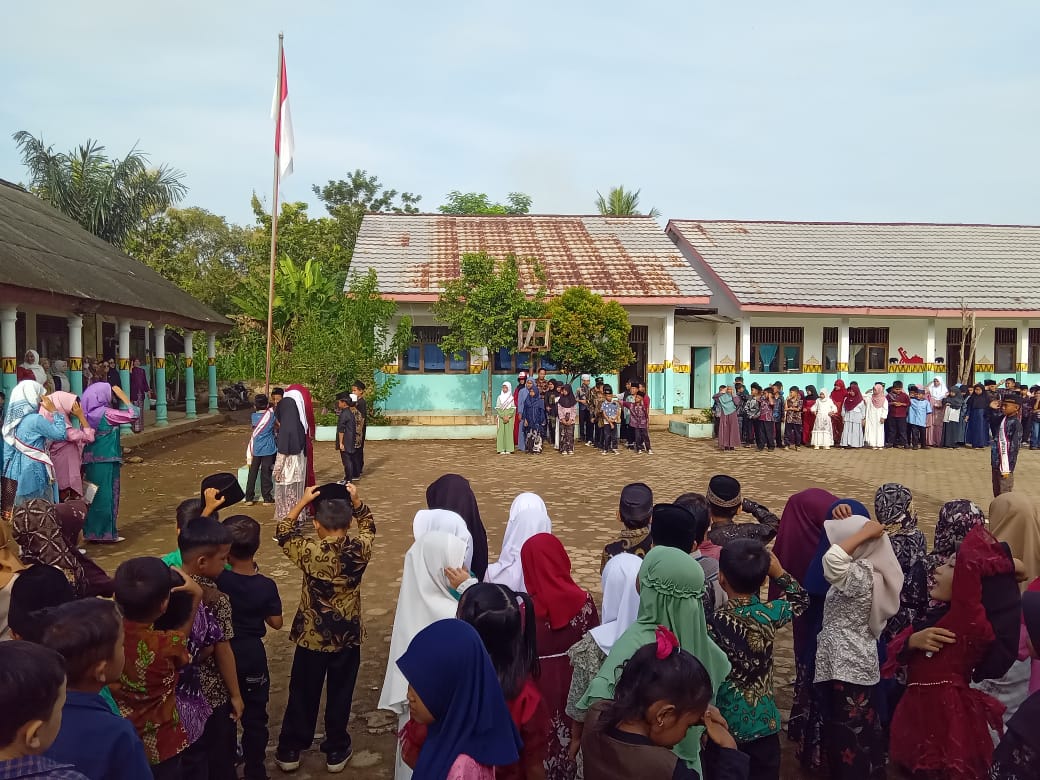 Semangat Hari Kartini Di SD Negeri 01 Cempaka; Dengan Tema Menghargai perjuangan Perempuan Indonesia
