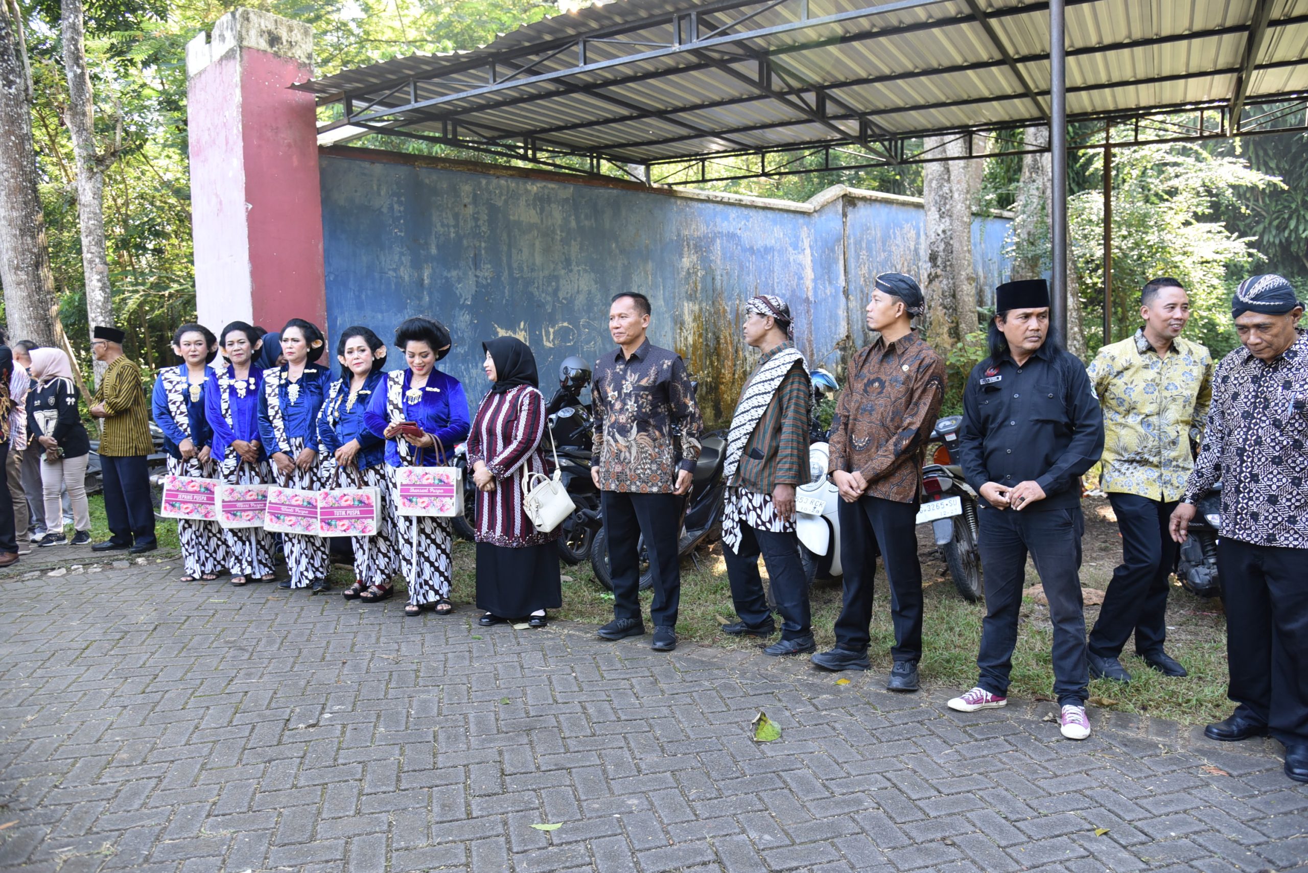 Ulur-Ulur Telaga Buret, Tradisi Sakral yang Dijaga Warga Tulungagung, Plt Bupati Beri Apresiasi