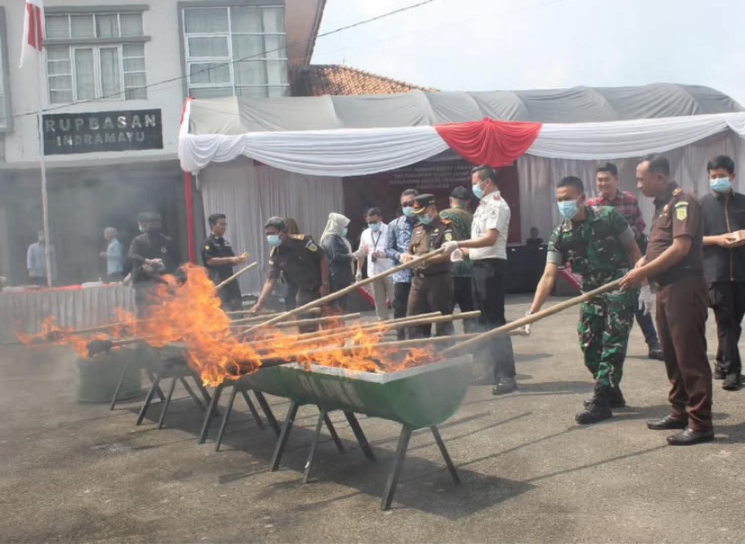 Kejari Indramayu Musnahkan Barang Bukti 173 Perkara Inkrah, dari Narkotika hingga Pembunuhan