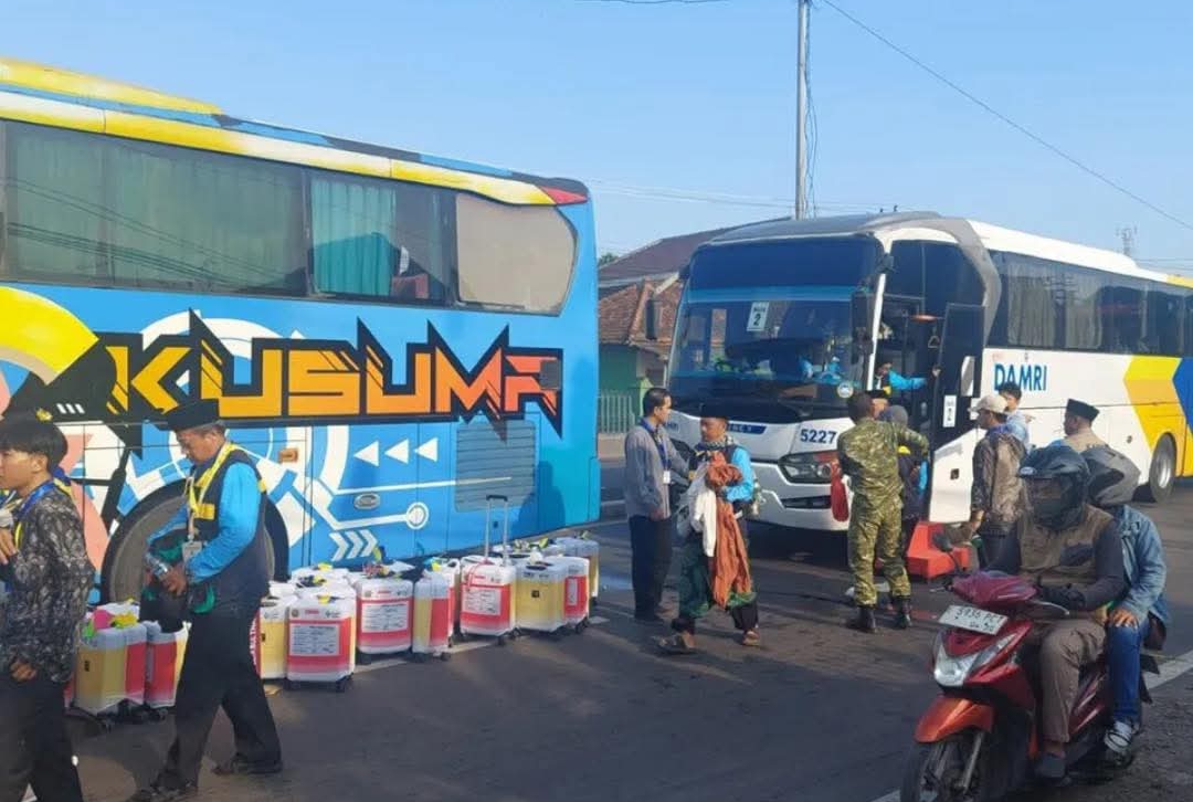 Rombongan Calon Jemaah Haji Asal Bekasi Alami Kecelakaan Beruntun di Pantura Indramayu