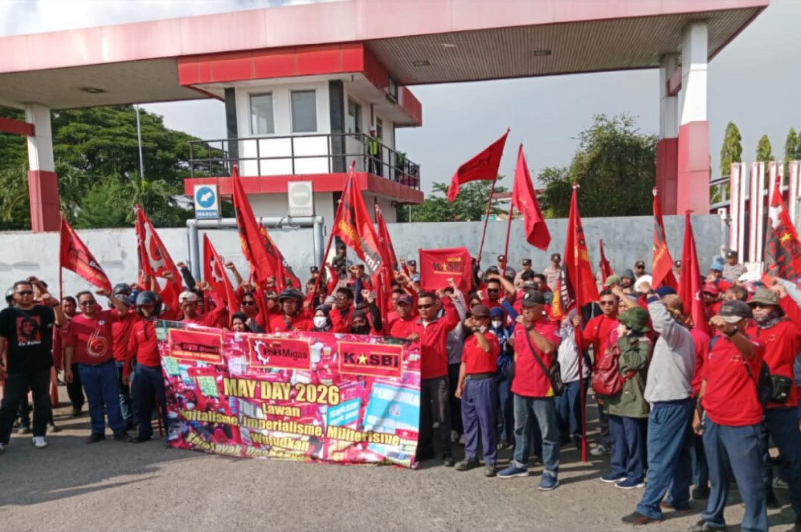 Ratusan Buruh Indramayu Gelar Aksi Pra May Day, Soroti Upah, Outsourcing, hingga Layanan Kesehatan