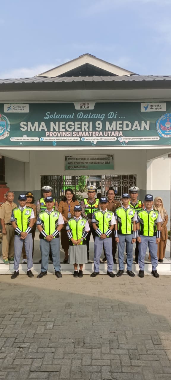 Sat Lantas Polres Pelabuhan Belawan Latih PKS di SMA Negeri 9 Medan