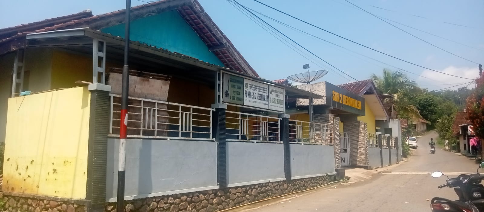 Gempar!! Walimurid Soroti Sumbangan Sukarela Berindikasi Pungli, Gedung Sekolah SDN2 Kebondalem Rusak Tak Kunjung Diperbaiki
